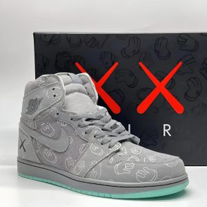 Jordan 1 Retro Kaws