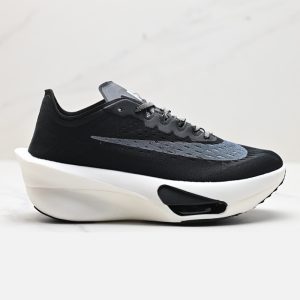 نایک زوم ویپرفلای Nike Zoom Vaporfly 4% مشکی سفید