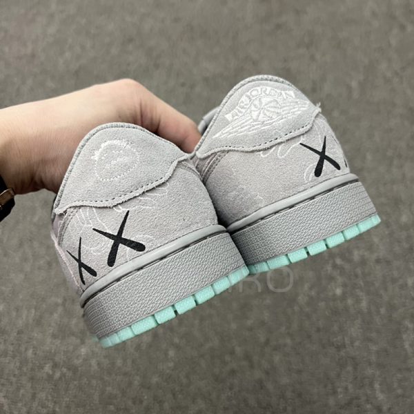 جردن وان لو کاز Jordan 1 Low Kaws طوسی