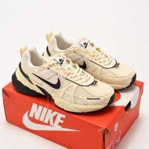 نایک وی تو کی ران Nike V2K Run Light Beige Black