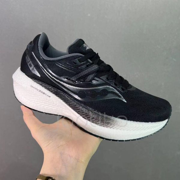 ساکنی ترایامف Saucony Triumph 20 Black/White